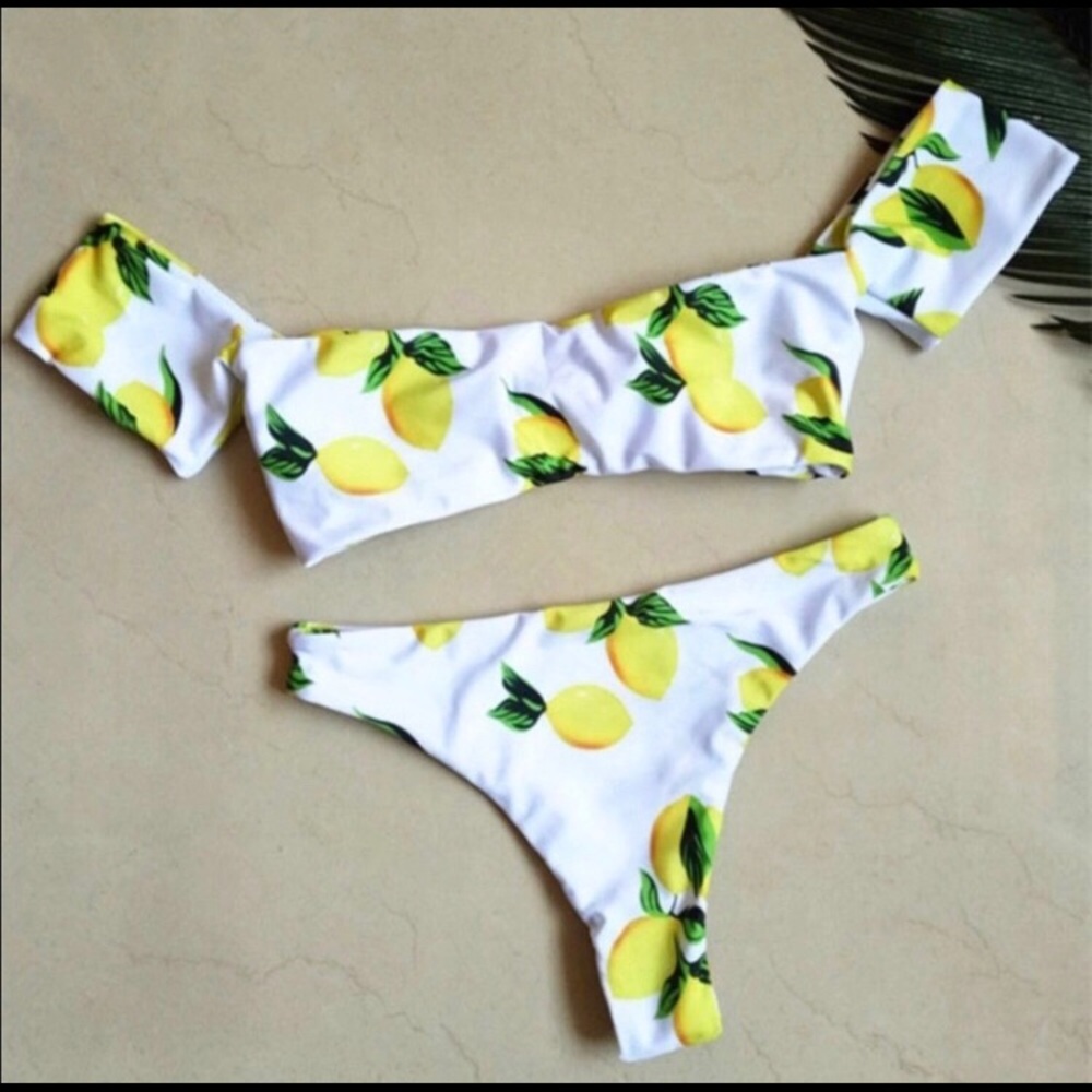 Lemon Bikini - Picture 4 of 4